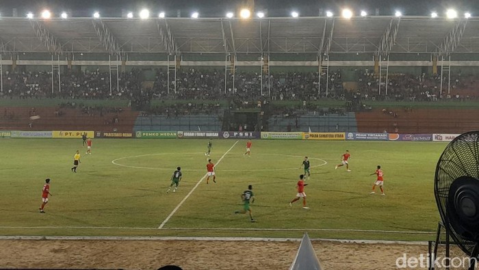 Laga PSMS Medan vs Karo United