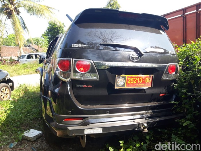 Mobil dinas Badan Keamanan Laut (Bakamla) kecelakaan di Tol Solo-Semarang, Kabupaten Boyolali, Sabtu (30/7/2022).