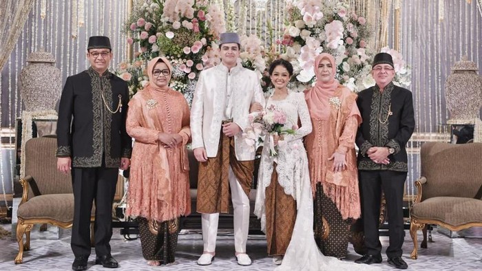 Mutiara Annisa Baswedan, putri sulung Gubernur DKI Jakarta melangsungkan akad nikah pada Jumat (29/7/2022) pagi. Mutiara menikah dengan Ali Saleh Alhuraiby.