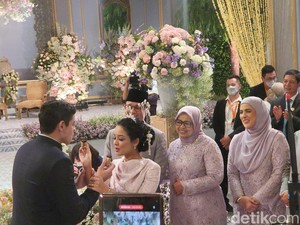 3 Momen Romantis Resepsi Ali Alhuraiby dan Mutiara Putri Anies