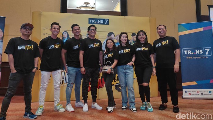 Para pemain tim Lapor Pak! Trans 7 yang akan live dari Bandung.