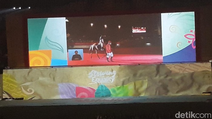 Perhelatan akbar ASEAN Para Games XI resmi dibuka di Stadion Manahan, Solo, Sabtu (30/7/2022).