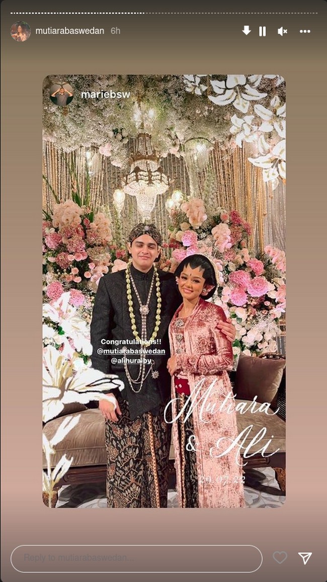 Putri Gubernur DKI Jakarta, Anies Baswedan, baru saja melangsungkan pernikahan. Wanita bernama Mutiara Annisa Baswedan tersebut telah menggelar akad nikah yang dilanjutkan dengan acara resepsi. Mutiara menikahi pria pilihannya, Ali Saleh Alhuraiby.Foto: Instagram