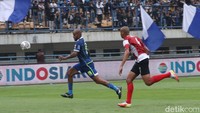 Akan tetapi, kehadiran Ciro dan David da Silva di lini depan tetap tak membuat Persib terhindar dari kekalahan. (Foto: Wisma Putra/detikJabar)