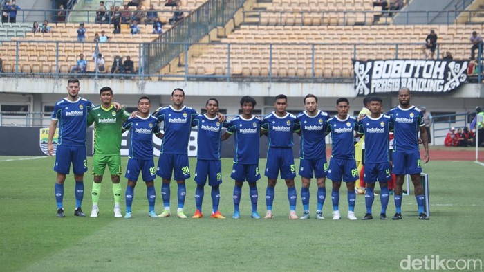 Persib Bandung vs Madura United. Persib Bandung vs Madura United.