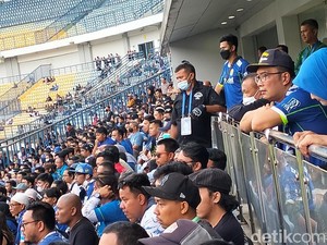 Kesan Ridwan Kamil Nyetadion Lagi Saksikan Persib