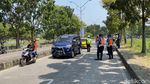 Kala Petugas Kawal Ketat Akses Stadion GBLA