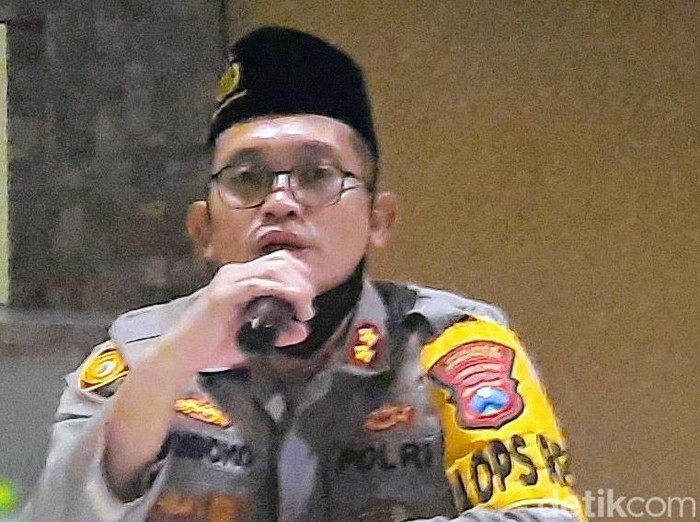 Forkopimda Bondowoso mengizinkan Hanan Attaki hadir dalam Tablig Akbar di Ponpes Al-Islah, Grujugan, Bondowoso. Hanan Attaki hanya diizinkan hadir saja, tidak untuk berceramah.