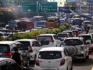 Potret Kemacetan Jalur Puncak Bogor Pagi Tadi