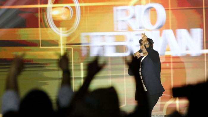 Potret Kemeriahan Abang None Jakarta Barat 2022 Suku Dinas Pariwisata dan Ekonomi Kreatif Jakarta Barat menggelar perhelatan Malam Final Pemilihan Abang-None Jakarta Barat 2022. Begini potret kemeriahannya.