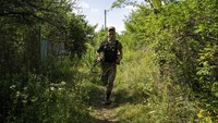 Seperti diketahui, Rusia telah melakukan invasi ke Ukraina sejak 24 Februari 2022 lalu. Hingga kini invasi itu masih berlangsung. AP Photo/Evgeniy Maloletka.