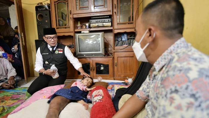 Ridwan Kamil bertemu bocah kuningan pengidap kanker