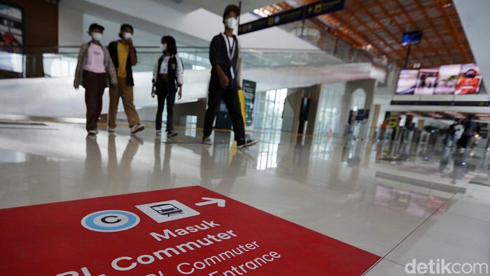 Stasiun BNI City Uji Coba Layani Naik Turun Penumpang KRL Mulai hari ini, Sabtu 30 Juli 2022, Stasiun BNI City melakukan uji coba pelayanan penumpang KRL. Sebelumnya, stasiun ini hanya melayani penumpang Kereta Bandara Soekarno-Hatta.