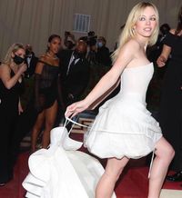 7 Foto Sydney Sweeney, Aktris yang Dijuluki Simbol Seks karena Adegan Naked