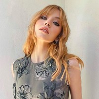 “Aku tidak masalah dengan adegan tersebut, dan aku tidak ingin berhenti melakukan itu, tapi aku harap ada cara lebih muda untuk membuka pembicaraan tentang apa yang diasumsikan tentang aktor di industri ini,” jelas Sydney. Foto: dok. Instagram/@sydney_sweeney