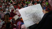 Para anak juga sangat antusias mengikuti jalannya lomba.