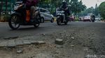 Awas! Ada Jalan Berlubang di Bintaro Tangsel