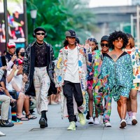 Aksi para bocah Citayam dan sekitarnya tersebut pun mendapatkan apresiasi dari netizen. Kuningan City dan sejumlah brand lokal dipuji karena telah merangkul para pemuda-pemudi yang kontroversial tersebut karena sering kali dianggap meresahkan. Thank you sudah rangkul mereka, tulis netizen di Instagram Calla The Label. Foto: dok. Instagram/@mallkuningancity