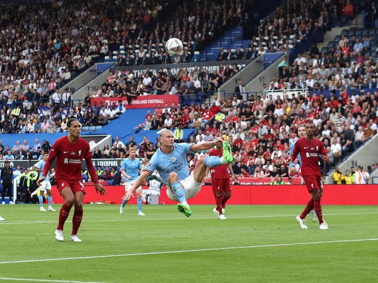 Butut di Community Shield, Haaland Kena Olok-olok