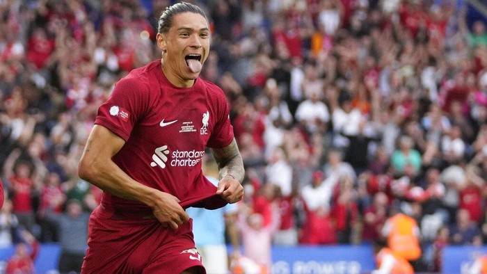 Liverpools Darwin Nunez celebrates after scoring his sides third goal during the FA Community Shield soccer match between Liverpool and Manchester City at the King Power Stadium in Leicester, England, Saturday, July 30, 2022. (AP Photo/Frank Augstein)