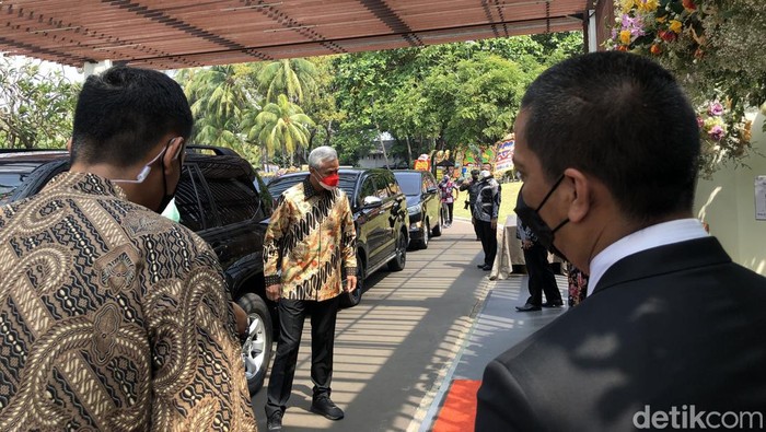 Ganjar Pranowo di resepsi pernikahan putri Anies Baswedan. (Hanafi Aryan/detikcom)