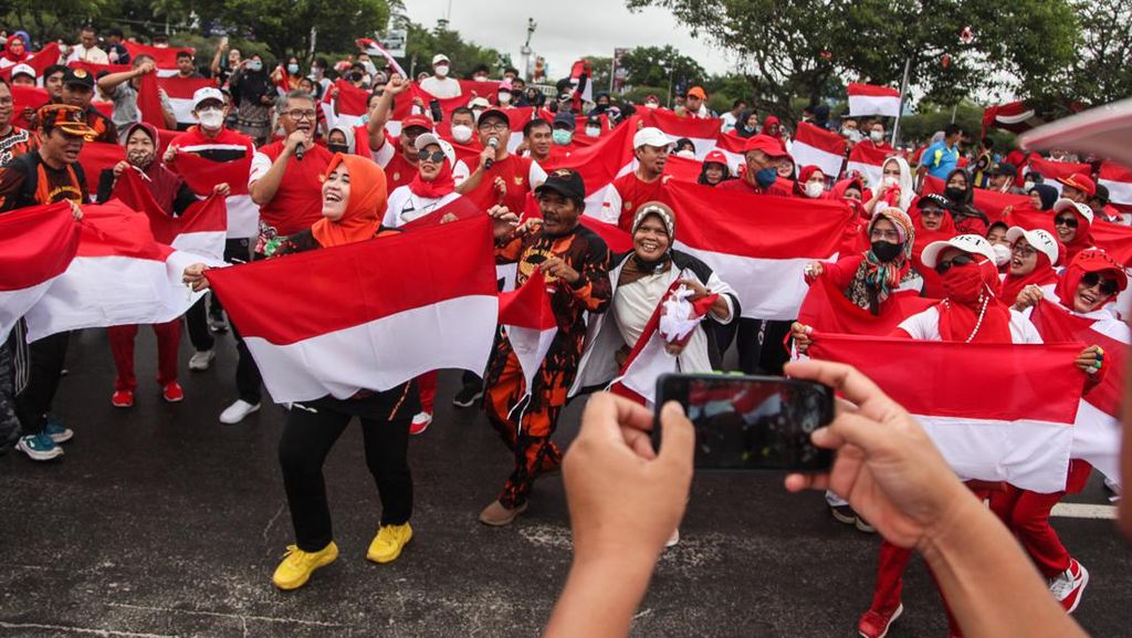 Meriahnya Aksi Satu Juta Bendera Merah Putih di Palangkaraya