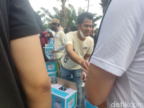 Jalan sehat detikSulsel di Makassar disambut antusias.