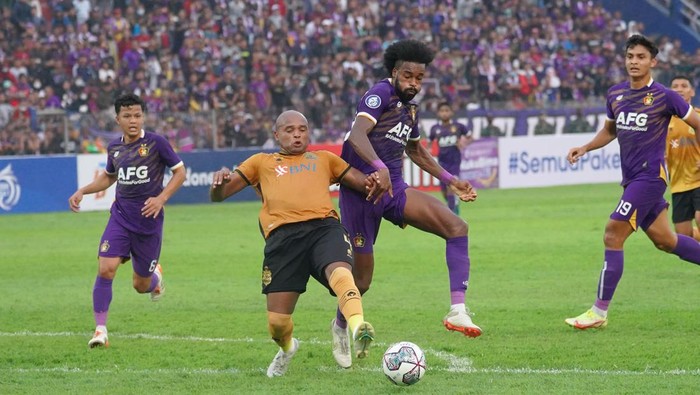 Laga Persik Kediri vs Bhayangkaran FC
