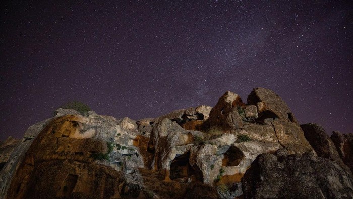 Menikmati keindahan lansekap milky way bisa Anda saksikan dengan sempurna dari sejumlah spot di bawah ini. Penasaran?