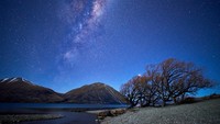 Danau Ohau di Selandia Baru juga menampilkan lansekap milky way yang tidak kalah cantik.
