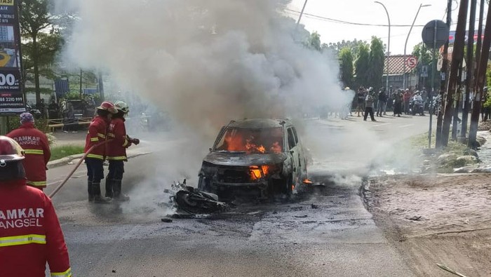 motor terbakar