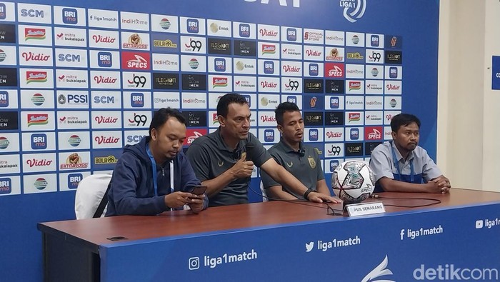 Pelatih PSIS Semarang Sergio Alexander