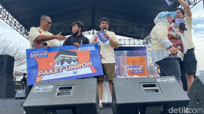Pemenang hadiah umrah jalan sehat launching detikSulsel.