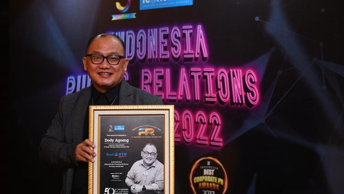 BTN menyabet penghargaan bergengsi untuk kategori public relation perusahaan yang dinilai sukses dalam mengkomunikasikan perusahaannya khususnya melalui media massa.