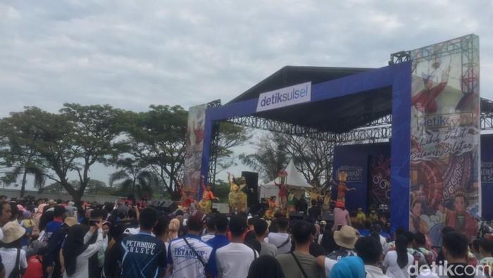 Pentas seni di peluncuran detikSulsel