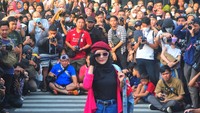 Pergelaran busana ini digelar untuk mewadahi anak muda pecinta fasyen setelah vakum akibat pandemi. Tema yang diambil yakni casual fashion street.