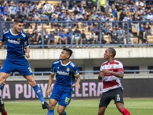 Bongkar Pasang Pemain Beri Dampak Buruk bagi Persib