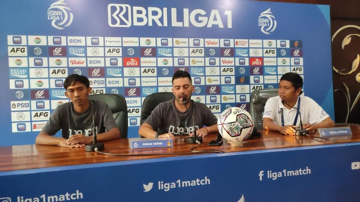 Persik Kediri akan menjamu Bhayangkara FC pada laga pekan kedua Liga 1 2022/2023. Laga akan digelar pada Minggu (31/7/2022) pukul 15.15 WIB.