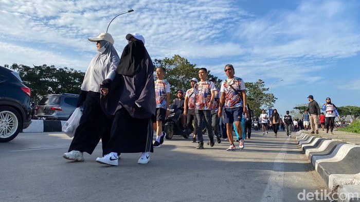 Peserta jalan sehat launching detikSulsel di Makassar.