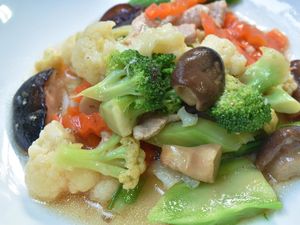 Resep Tumis Sayuran Bawang Putih yang Praktis dan Segar Renyah