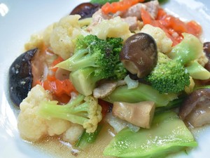 Resep Tumis Sayuran Bawang Putih yang Praktis dan Segar Renyah