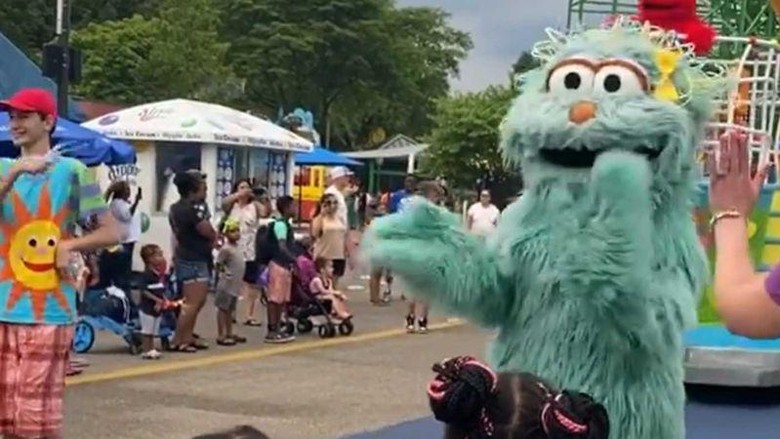 Rosita Rasis Tindakan rasisme dilakukan oleh Rosita, salah satu karakter kartun Sesame Street