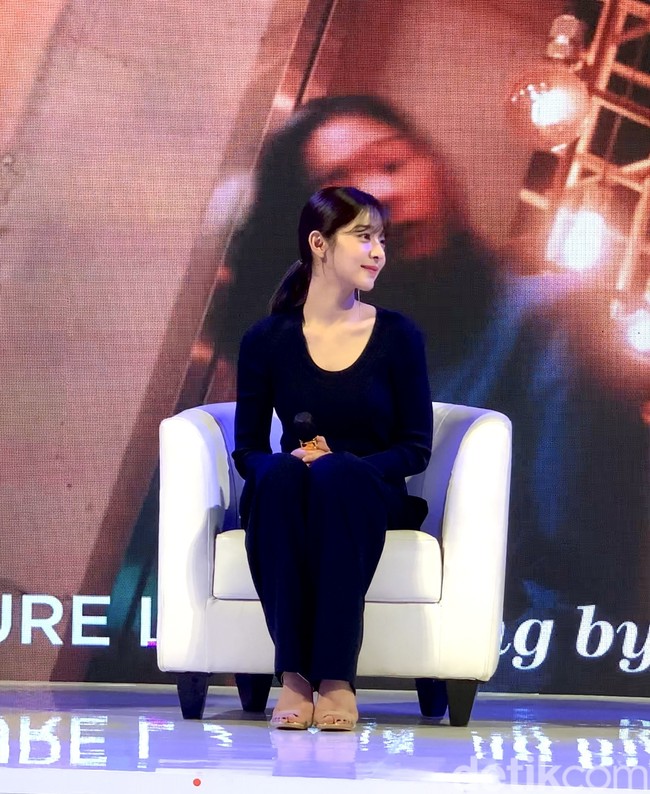 Dalam kesempatan itu, Seol In Ah menceritakan pengalamannya rekaman hingga merilis video klip ‘Pure Love’ bersama Marhen J. Seol In Ah memang memiliki bakat di bidang tarik suara bahkan pernah bercita-cita menjadi penyanyi. Foto: dok. R Chairini Putong/Wolipop