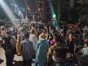 Bukan Zebra Cross, Warga Kini Bergaya di Trotoar CFW Dukuh Atas
