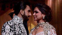Suami Deepika Padukone, Ranveer Singh, tampak hadir mendukung sang istri. (Foto: AFP via Getty Images/SUJIT JAISWAL)