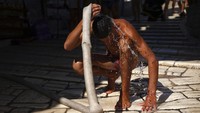 Dengan melompat dari ketinggian 23 meter dan kedalaman sungai mencapai 4,5 meter, kecepatan terjun yang dirasakan rata-rata peserta adalah 50 kilometer per jam. Kemudian mereka akan muncul kembali ke permukaan air setelah 3 detik masuk ke dalam sungai.