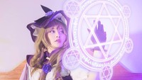Andela mengaku senang cosplay. Sejak dirinya tak lagi bergabung dalam JKT48, dia aktif mengunggah konten cosplay. Begini gaya Andela jadi karakter Lisa. (Foto: dok. Instagram @andela.yuw) 