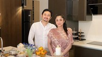 Sebelum bercerai, antara Angga dan Dewi Perssik kerap mengumbar momen bahagia. Seperti momen mereka di dapur yang menampilkan aneka kue lezat. Foto: Instagram @anggawijaya88