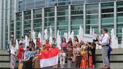 Bangga! Arsy Cs Boyong Banyak Medali Kontes Nyanyi di AS