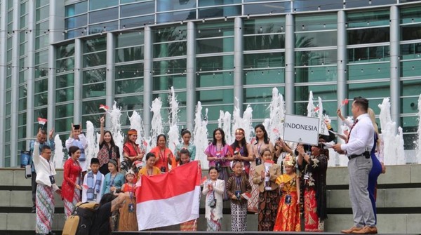 Bangga! Arsy Cs Boyong Banyak Medali Kontes Nyanyi di AS